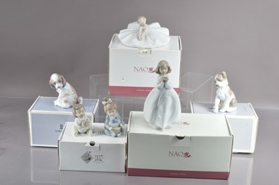 Lot 434 - Two Lladro porcelain model dogs with their origonal boxes