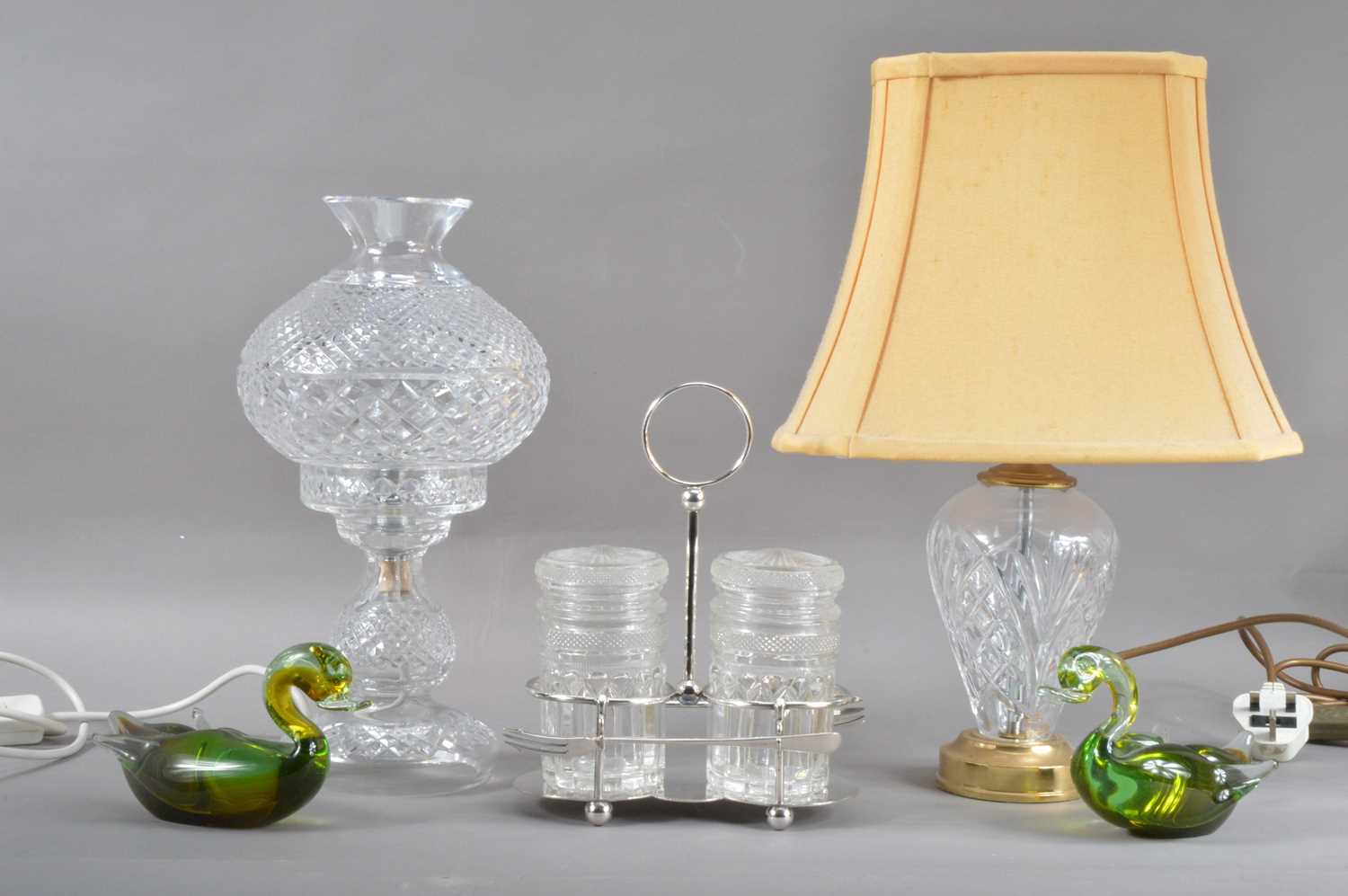 Lot 58 - A collection of glassware