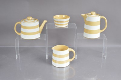 Lot 500 - A set of four Cornishware items in cream and white colourway