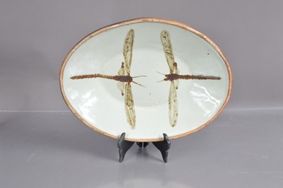 Lot 514 - An Wenford Bridge Pottery large oval dish by Ara Cardew (b.1962)