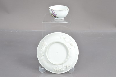 Lot 547 - A small 18th Century Meissen botanical woodcut Holzschnitt blumen tea bowl