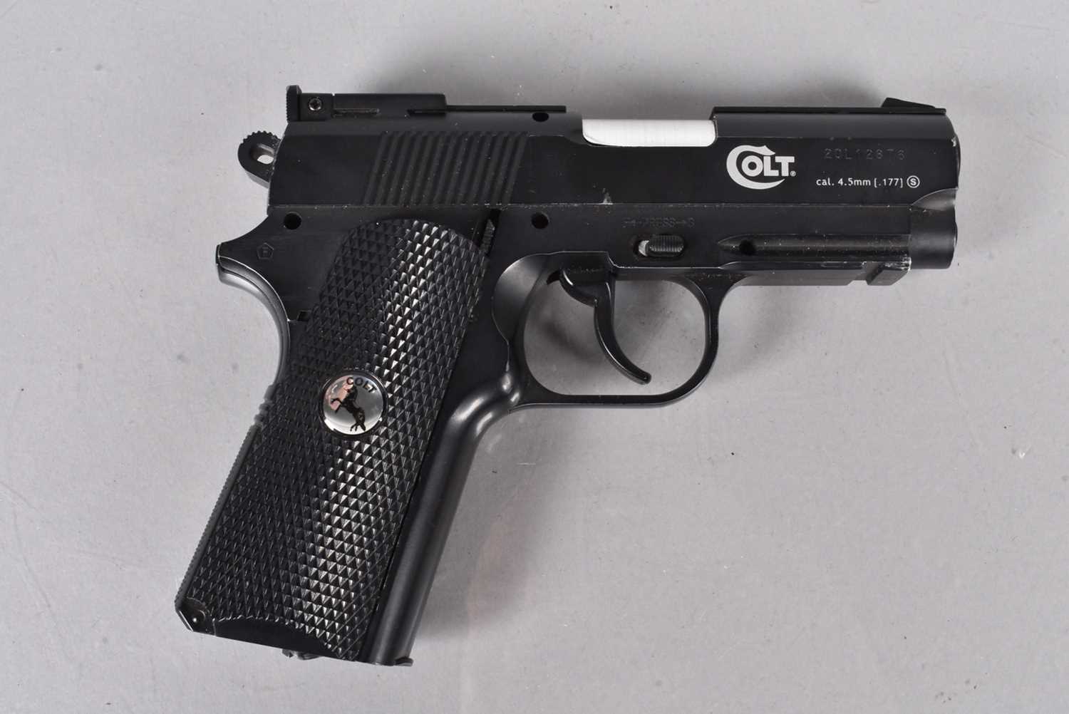 Lot 777 - A Colt Defender CO2 .177 Air Pistol