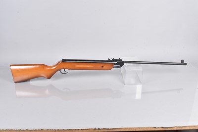 Lot 810 - An SMK B2 Traditional .22 Break Barrel Air Rifle