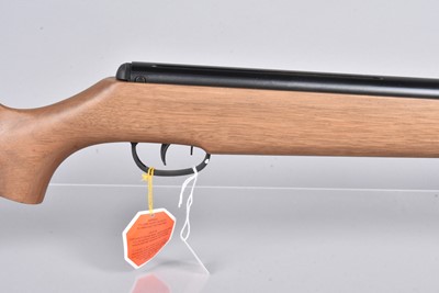 Lot 812 - An SMK 19 .22 Break Barrel Air Rifle