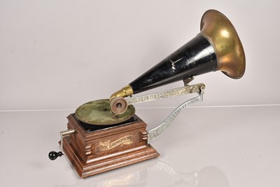 Lot 3 - Horn gramophone