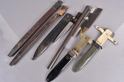 Lot 921 - An assortment of various scabbards