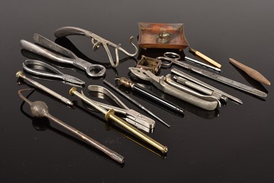 Lot 182 - An assortment of vintage Dental Tools