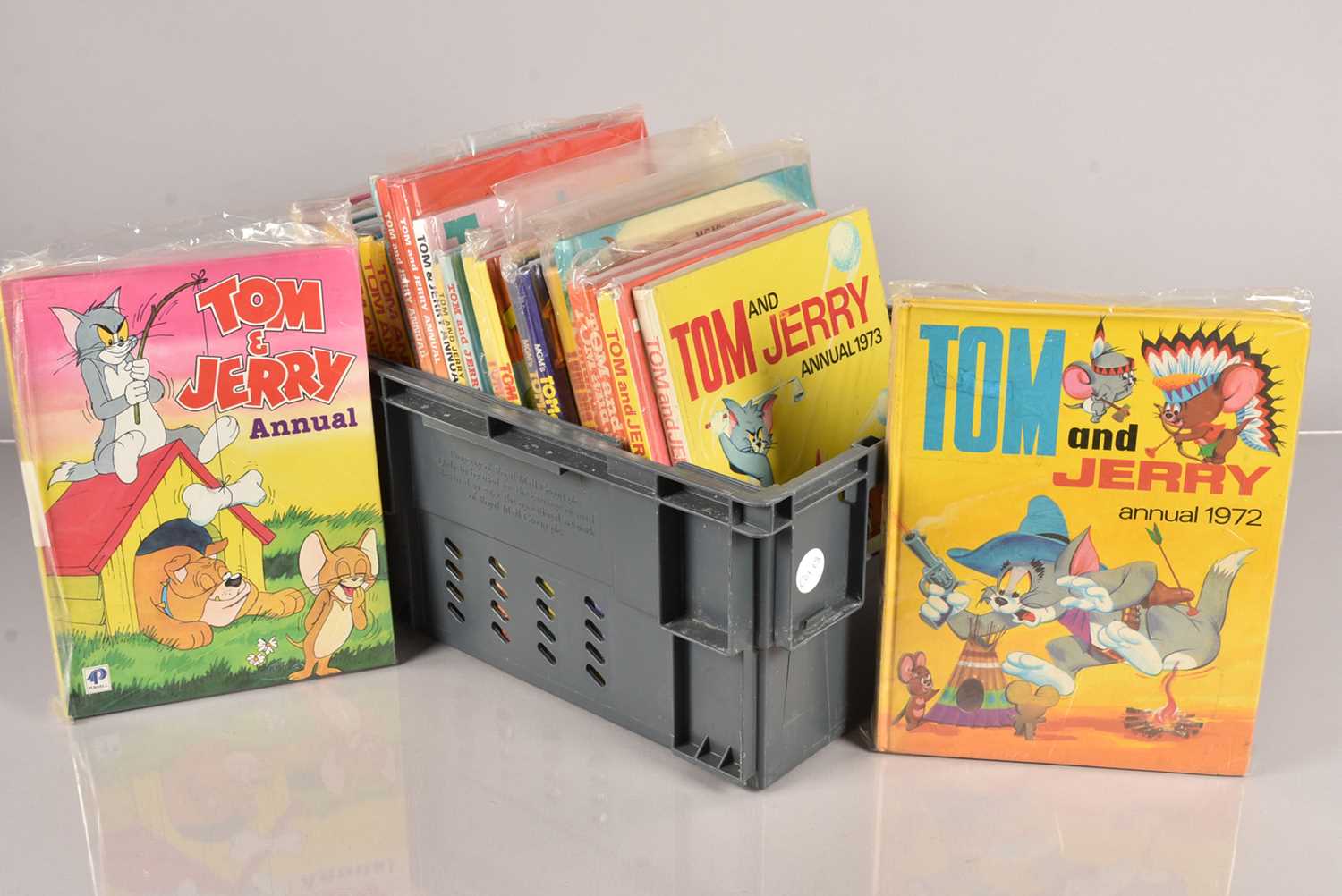 Lot 296 - Tom and Jerry Annuals