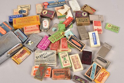 Lot 307 - A collection of Safety Razor boxes