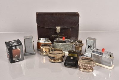 Lot 312 - A small collection of table lighters