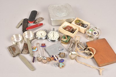 Lot 326 - An assortment of various items