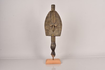 Lot 369 - A Kota Mahongwe Reliquary figure