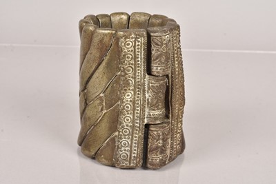 Lot 379 - An Indo-Persian bangle/anklet