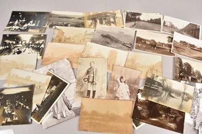 Lot 431 - Victorian/Edwardian and Later Postcards Photographs and Cigarette Cards (800+)