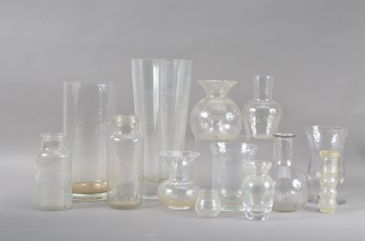 Lot 69 - A collection of glassware