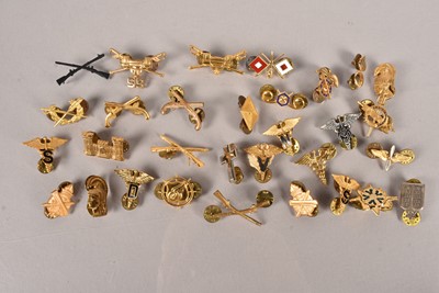 Lot 713 - A collection of various US Army Branch Insignia badges