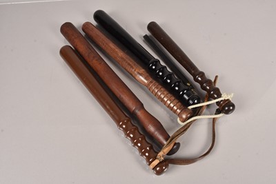 Lot 815 - A Metropolitan Police wooden truncheon