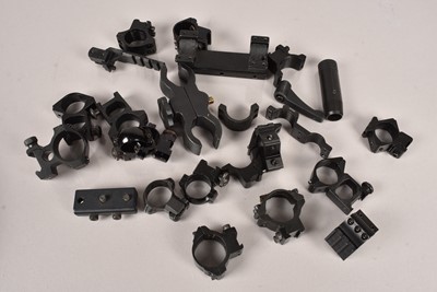 Lot 826 - An assortment of scope mounting rings