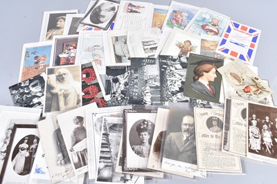 Lot 214 - A collection of 40+ Royalty and other postcards