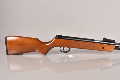 Lot 881 - An SMK Under Lever .22 Air Rifle