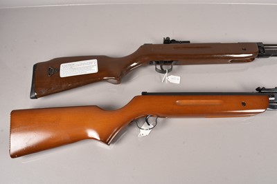 Lot 891 - An SMK Traditional B2 .22 Break Barrel Air Rifle