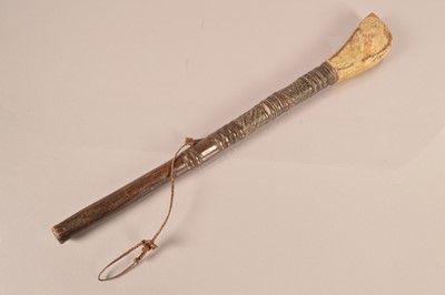 Lot 904 - An Unusual African Fighting Club