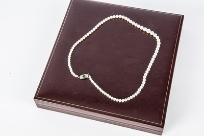 Lot 115 - A string of graduated, cultured pearls