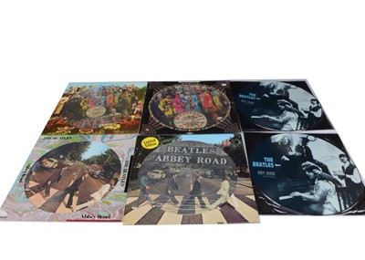 Lot 194 - Beatles Picture Discs