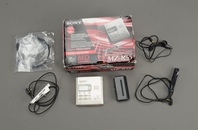 Lot 565 - Sony Walkman Mini Disc Players / Recorders