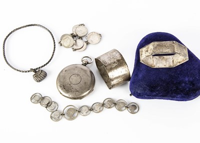 Lot 17 - A George V silver coin bracelet