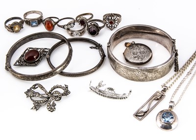 Lot 12 - A collection of silver jewels