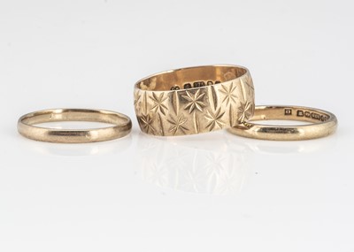 Lot 13 - Two 9ct gold wedding bands