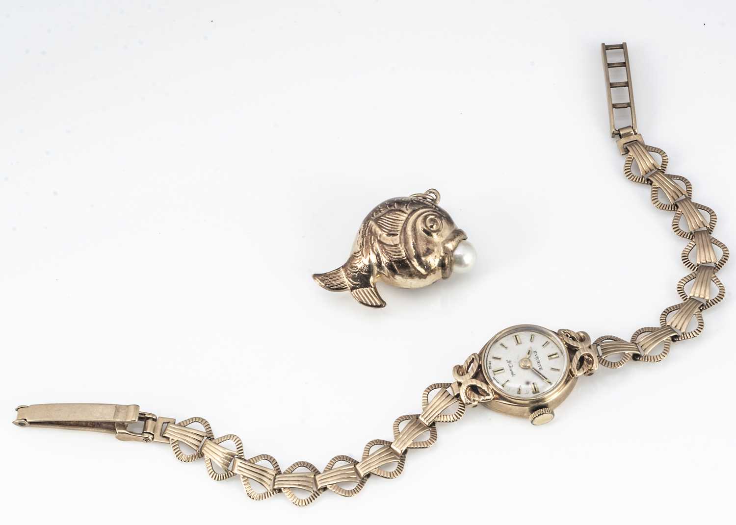 Lot 20 - A 9ct gold ladies wrist watch