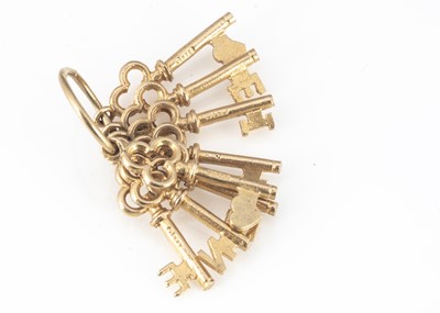 Lot 26 - A 9ct gold charm