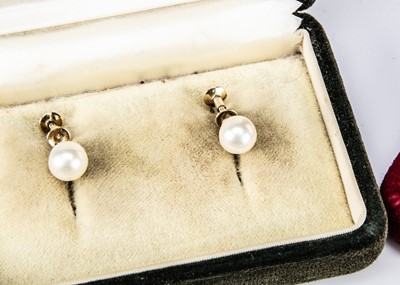 Lot 33 - A pair of cased Mikimoto cultured pearl ear studs