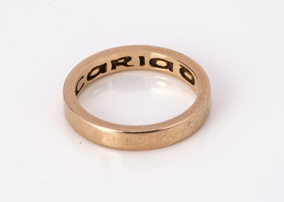 Lot 56 - A Welsh 18ct gold court shaped wedding band