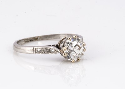 Lot 99 - A platinum old cut diamond solitaire ring