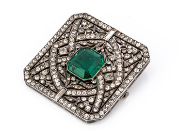 Lot 110 - An Art Deco French paste set brooch