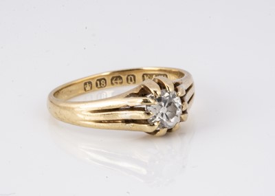 Lot 122 - A Victorian diamond solitaire signet ring