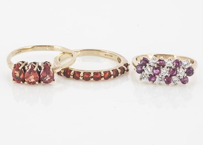 Lot 183 - A collection of three 9ct gold rings