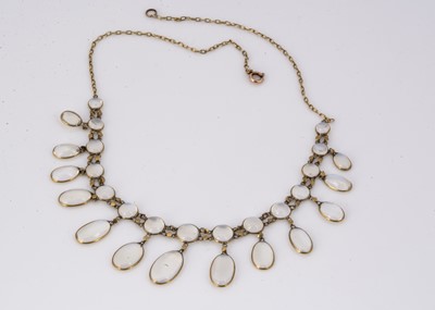 Lot 136 - An Edwardian moonstone necklace