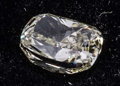 Lot 169 - A GIA certificated 'Fancy colour' loose diamond