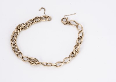 Lot 207 - A 9ct gold knotted bracelet