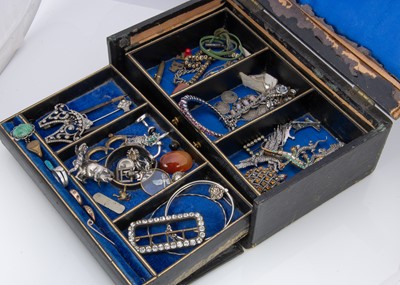 Lot 214 - A collection of late 19th and early 20th century jewels