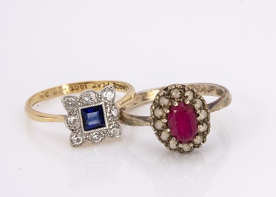 Lot 246 - An 18ct gold and platinum sapphire and diamond Art Deco dress ring