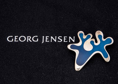 Lot 271 - Henning Koppel for Georg Jensen blue 370 silver brooch