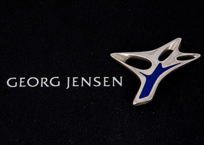 Lot 272 - Henning Koppel for Georg Jensen blue 323 silver brooch