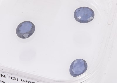 Lot 290 - Three certificated Ceylon Sapphires