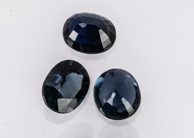 Lot 326 - Three certificated Nigerian Blue Sapphires