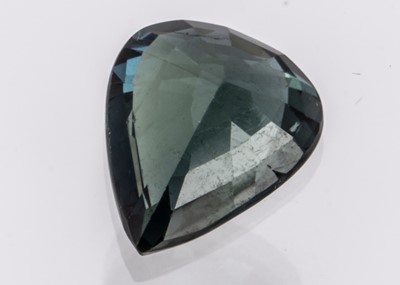 Lot 327 - A certificated Nigerian Blue Sapphire